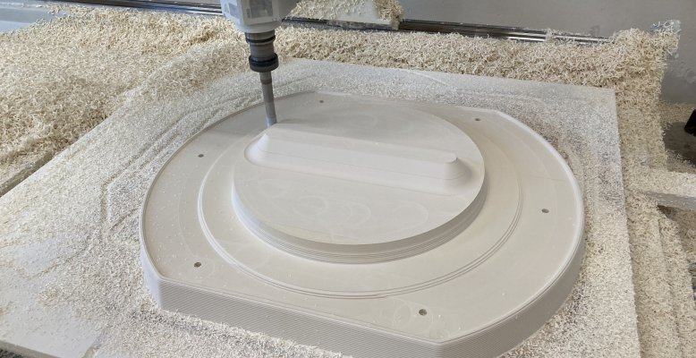 Výroba modelových zařízení na nových CNC zařízeních